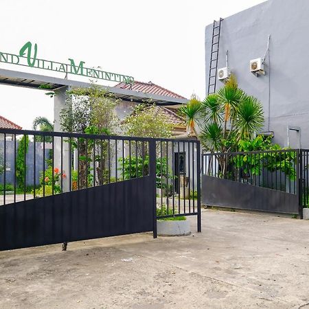 Oyo 2284 Grand Villa Meninting Montongbuwoh Exterior foto